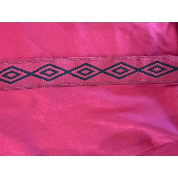 NWT Women’s Umbro Double Diamond Jacket Aztec Maroon Black Large - Picture 7 of 7